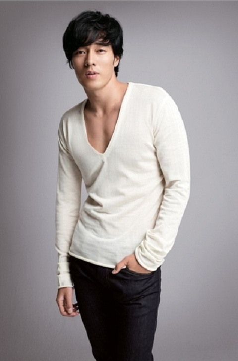 So Ji Sub Chosen as Female Underwear Model