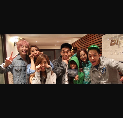 ElectroBoyz Receives Congratulatory Message from SISTAR