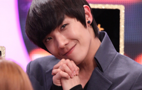 MBLAQ Lee Joon Greets Girls’ Generation Tiffany in a Big Hug