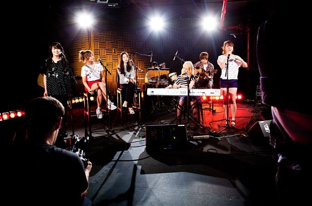 Wonder Girls Releases Behind the Scenes of Mashup Mondays