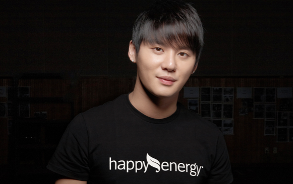 JYJ’s Junsu Donates Unwashed Jersey for Charity