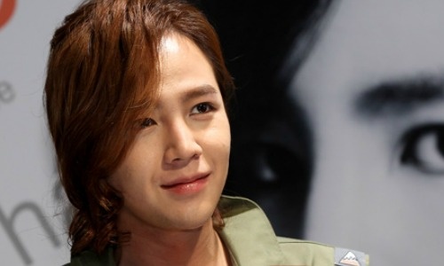 Jang Geun Suk Down With a Sty on His Eye After a Night of Drinking