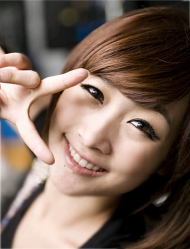 Childhood Photos of Kara’s Nicole Reveal Her Charms