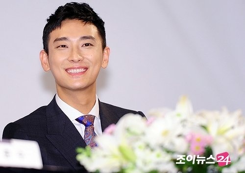 Joo Ji Hoon’s "I Am The King" Releases First Stills