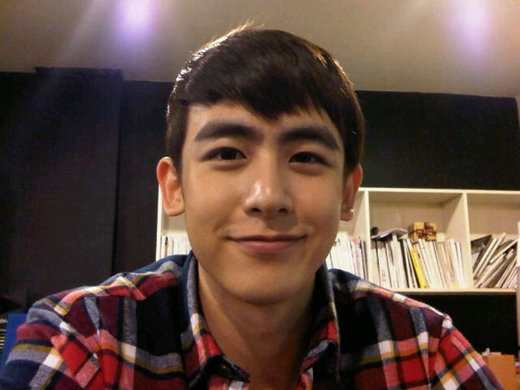 2PM Nickhun’s Face Appears Smaller Than a CD