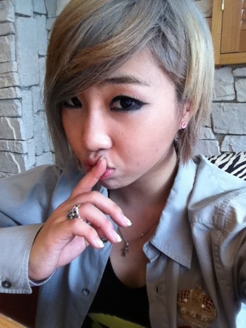 Minzy Tweets "Dope" Jewelry