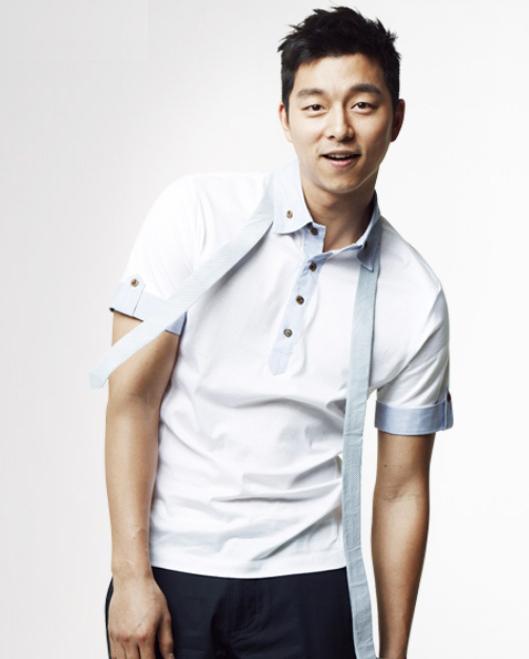 Gong Yoo’s Chic Airport Fashion