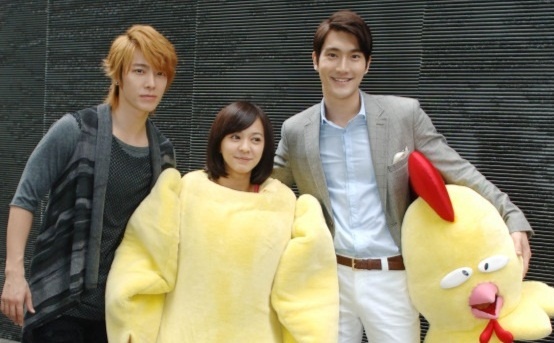 Siwon and Donghae at the Set of Taiwanese Drama "Extravagant Challenge"