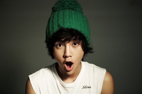 Jang Geun Suk Unveils a Photo of His Mother