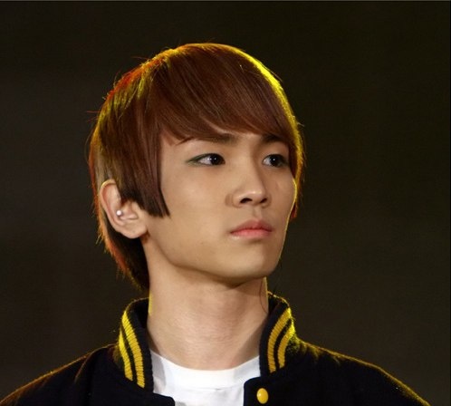 How Much Eye Makeup Is Too Much For Boy Idols?