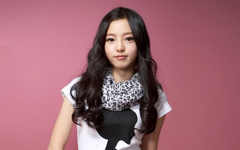 KARA’s Goo Hara Caught Buying A Hot Dog!