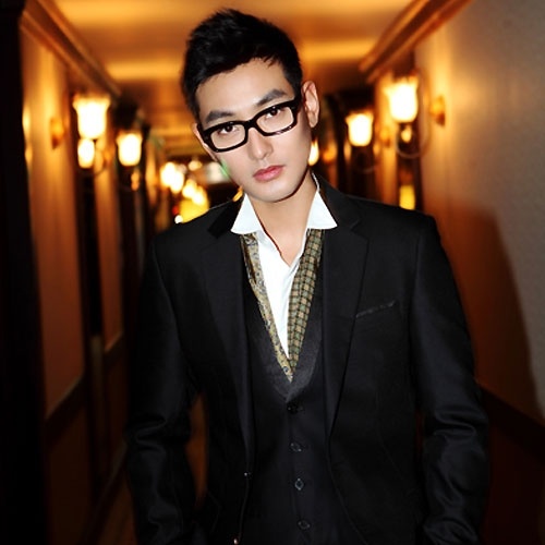 Kangta Wishes to Make 2nd Generation H.O.T.