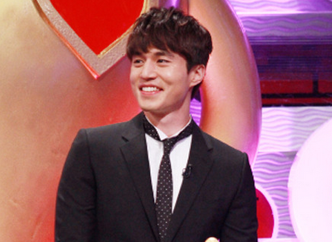 Lee Dong Wook Shares Thoughts on First Recording of “Strong Heart”