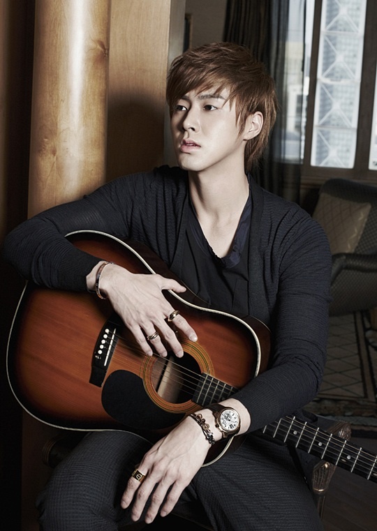 DBSK’s Yunho Doesn’t Think He’s the Romantic Type