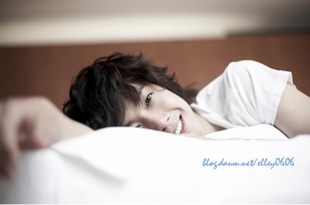 Kim Hyun Joong Releases Photobook