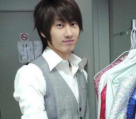 Super Junior’s Eunhyuk Down With H1N1