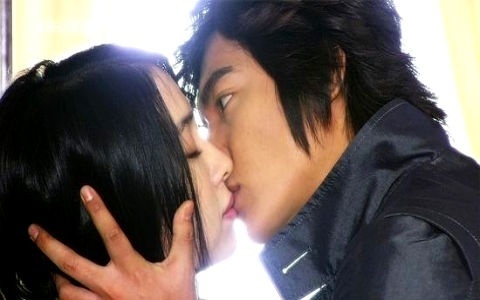 Lee Min Ho’s First Activity Since His Return to Korea? Go See Lee Min Jung