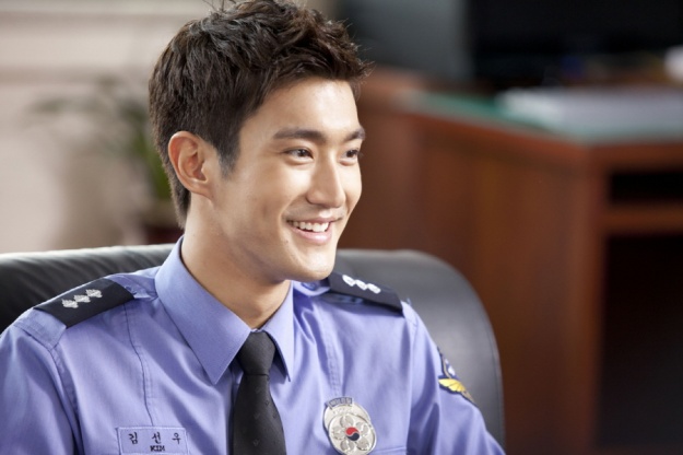 Choi Siwon Puts Overseas Activities on Hold to Focus on “Poseidon”