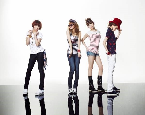 Baseball Star Park Chan Ho with 2NE1