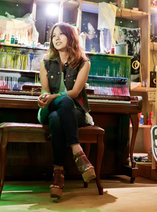 Lee Hyori Invites the Camera to Her Sweet Home