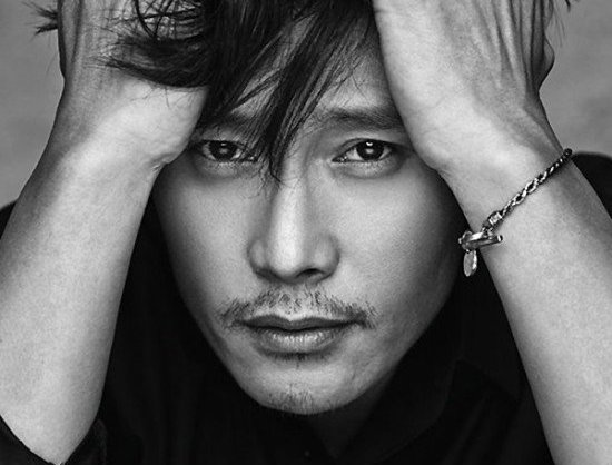 El apuesto actor Lee Byung Hun para la revista “Dazed Korea”