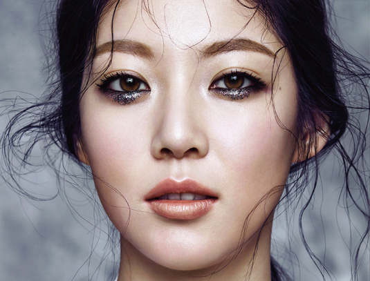 Gong Seung Yeon revela a la revista CeCi: “No me gusta el maquillaje”
