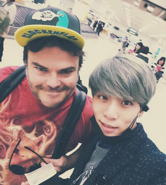 Jack Black habla sobre su encuentro con Jonghyun de SHINee en el aeropuerto Gimpo