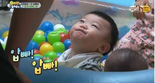 Daebak se enamora de Ki Tae Young en “The Return of Superman”