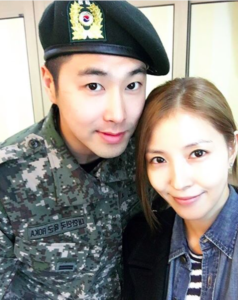 BoA visita a Yunho de TVXQ en el ejército mostrando su fuerte amistad