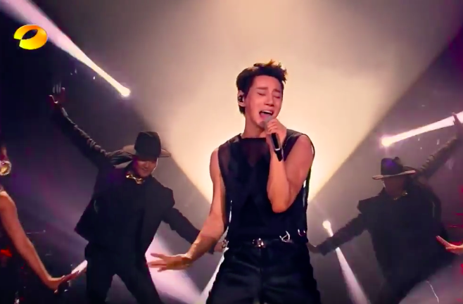 Cover de Hwang Chi Yeol de la canción de Park Jin Young “Honey” es alabada por el público
