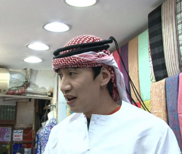 Lee Kwang Soo intenta hablar árabe en “Running Man”