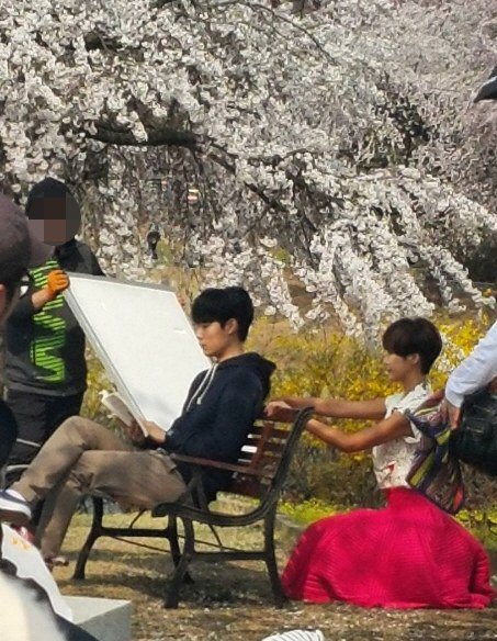 Ryu Jun Yeol y Hwang Jung Eum son vistos grabando para “Lucky Romance”