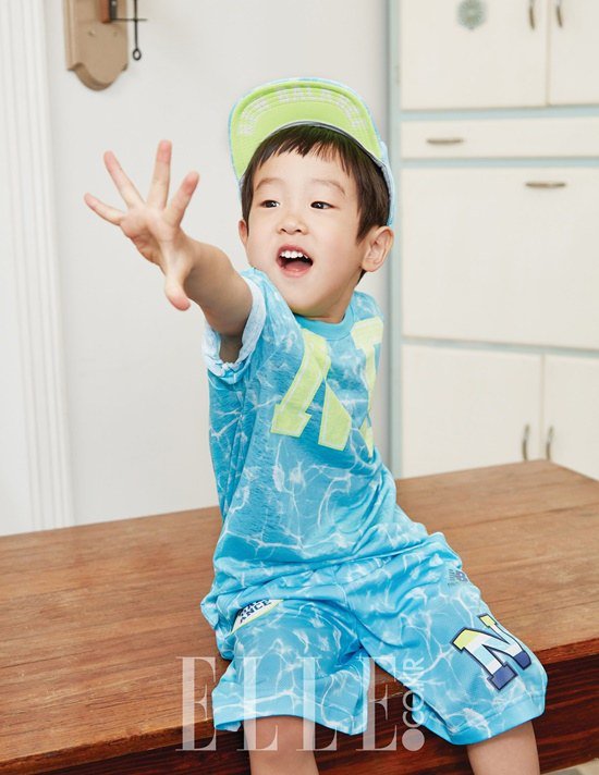 Seo Eon y Seo Jun están listos para el verano en sesión para Elle Korea