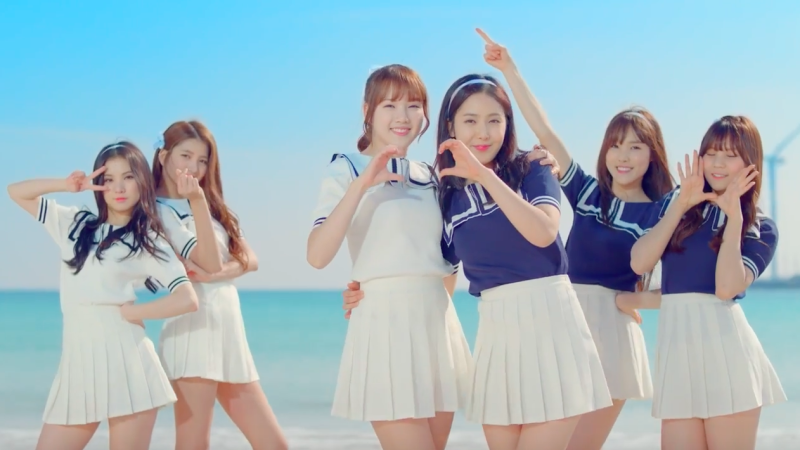 GFRIEND va a la playa en el MV de “Wave” para American Tourister