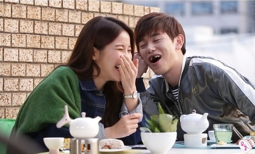 Eric Nam hace reír y es todo un caballero con Solar de MAMAMOO en “We Got Married”
