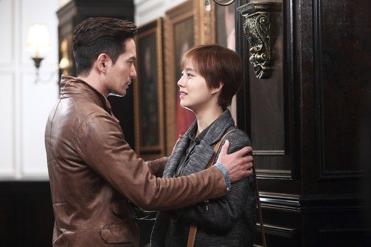 Moon Chae Won y Lee Jin Wook comparten el secreto de su química en “Goodbye Mr. Black”