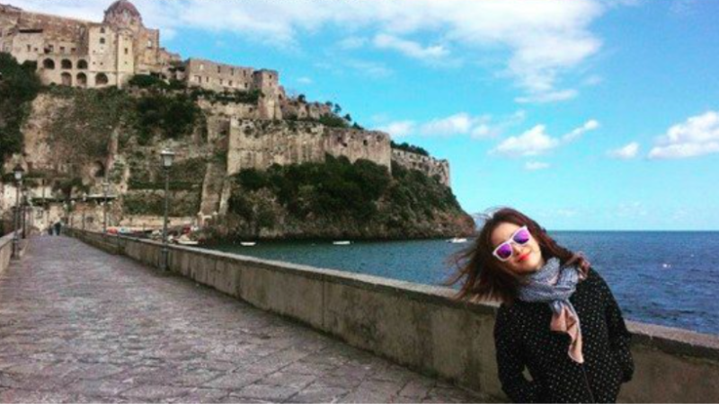 Kim Tae Hee es una turista aventajada en Italia