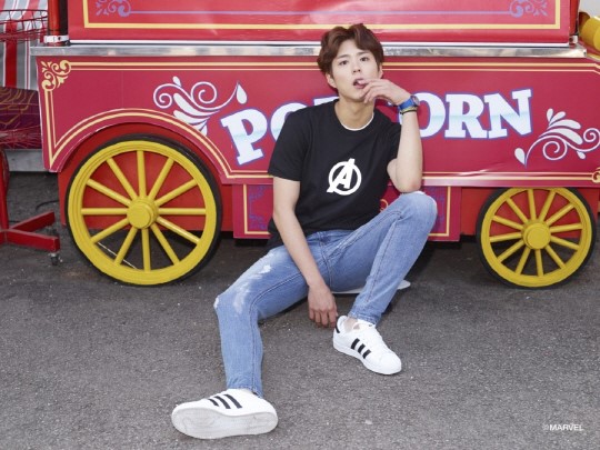 Park Bo Gum es tu novio superhéroe en una sesión de fotos en colaboración con Marvel