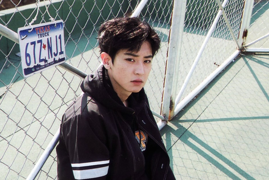 Chanyeol de EXO revela un fragmento de la canción producida por él mismo con letra escrita por sus fans