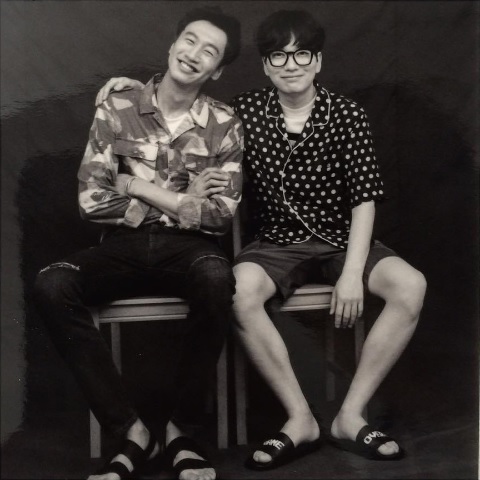 Lee Dong Hwi comparte una foto con su co-estrella de “Entourage” Lee Kwang Soo