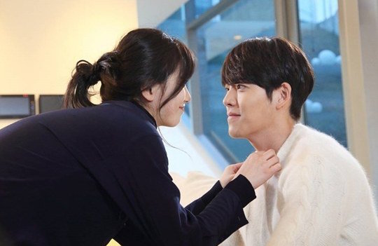Suzy y Kim Woo Bin lucen increíbles en nuevas imágenes de “Uncontrollably Fond”