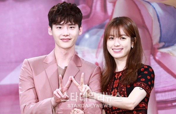 Han Hyo Joo sólo tiene elogios para su co-estrella Lee Jong Suk en “W”