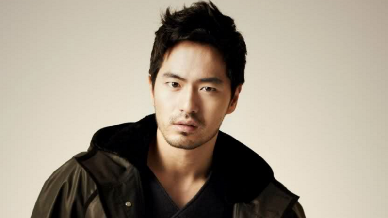 Lee Jin Wook es prohibido de viajar, agencia expresa su frustración y sospechas acerca de la acusadora