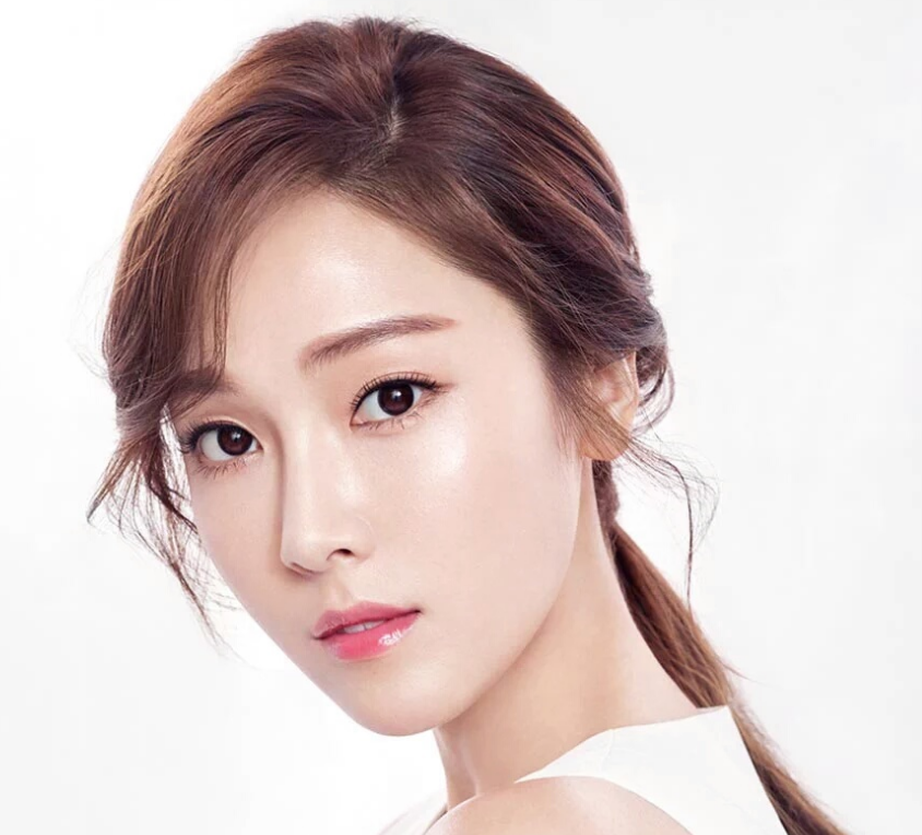 Jessica responde a preguntas sobre planes de matrimonio