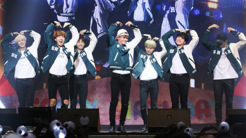 Fans de BTS expresan malestar por la organización del concierto de Pekín