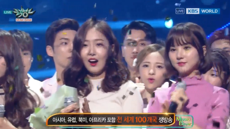 GFRIEND consigue su decimocuarta victoria para “Navillera” en “Music Bank”, actuaciones de I.O.I, Jun.K, MONSTA X y más