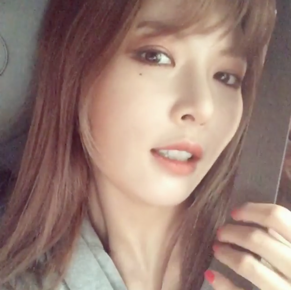 HyunA continúa con su promesa de comer con sus fans por conseguir el número uno en Inkigayo