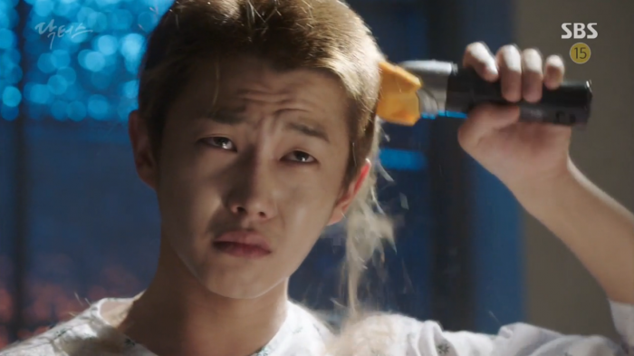 Se revelan los pensamientos de Kim Min Suk por la escena de “Doctors” donde se rapa la cabeza