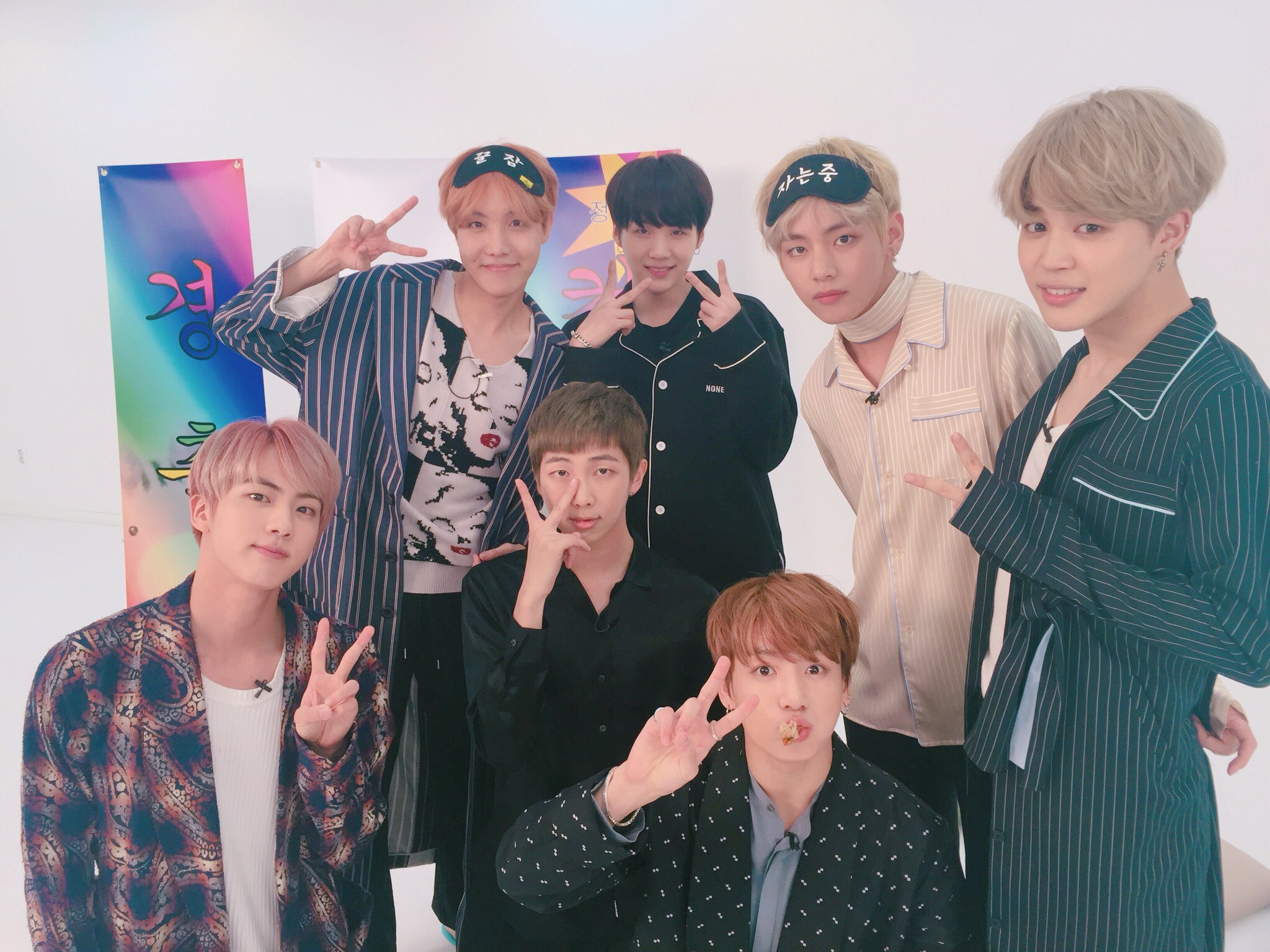 BTS habla sobre las canciones en “WINGS” durante transmisión en vivo