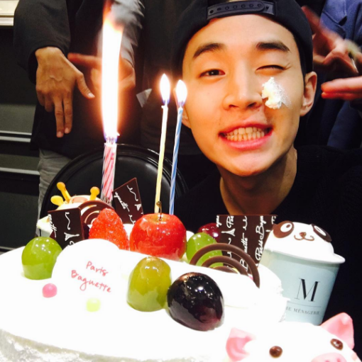 Henry está lleno de gratitud en su cumpleaños, da pistas sobre un próximo regalo para sus fans